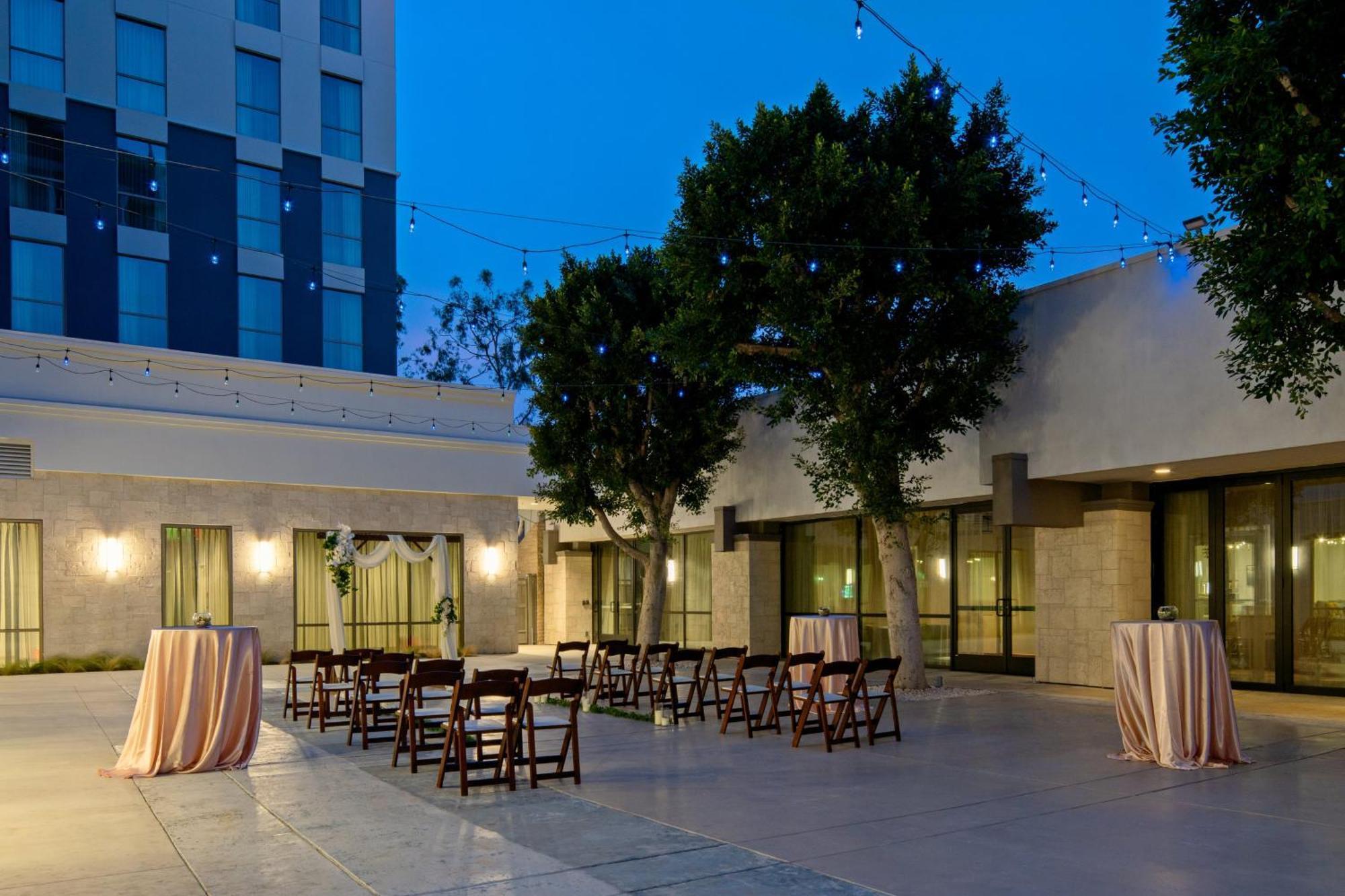 Holiday Inn Long Beach - Airport By Ihg Esterno foto