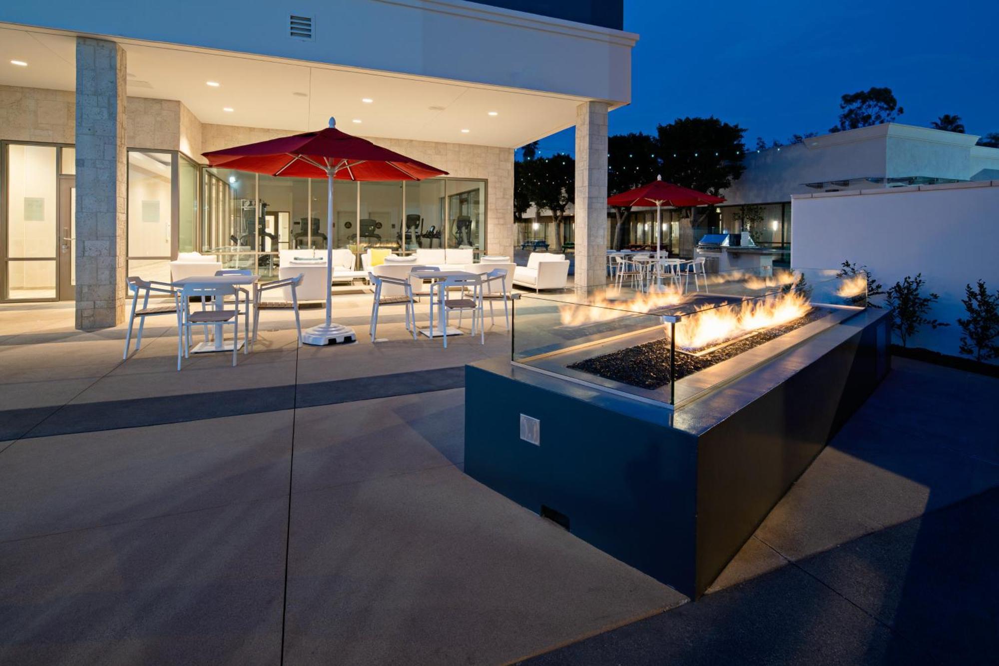 Holiday Inn Long Beach - Airport By Ihg Esterno foto